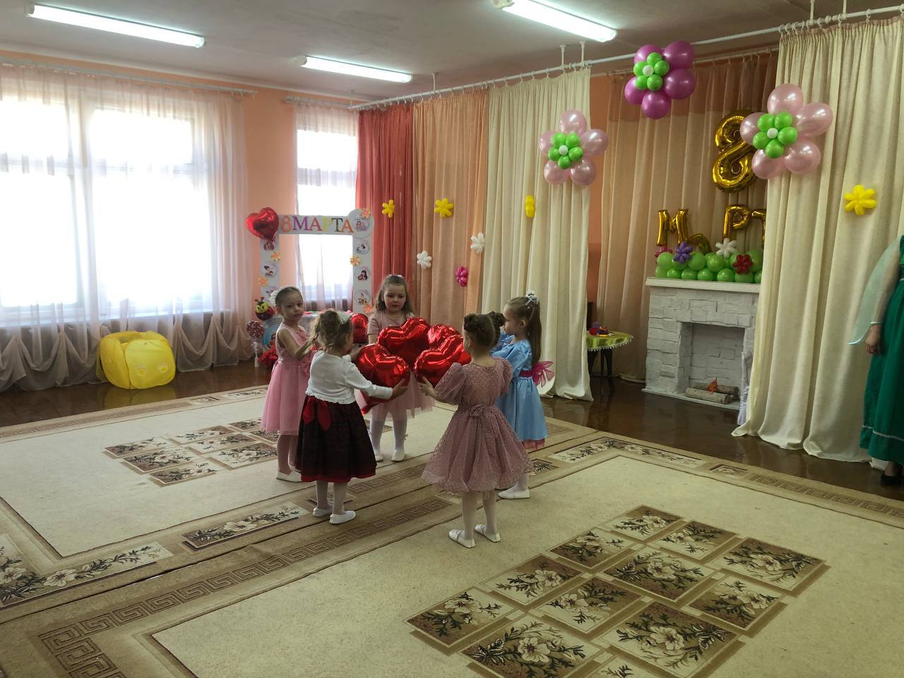 Праздник мам